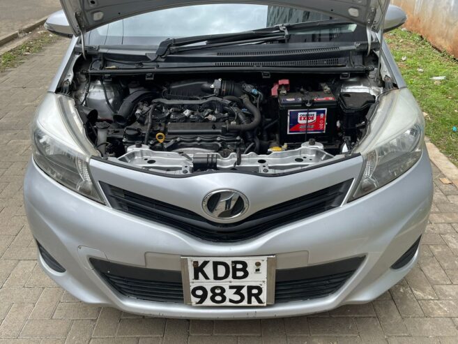 TOYOTA VITZ