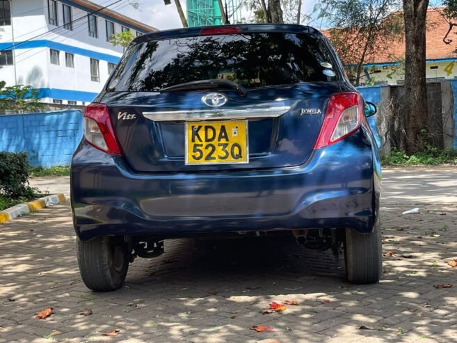 TOYOTA VITZ