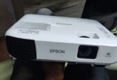 Epson EB E10