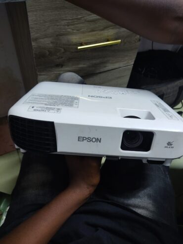 Epson EB E10