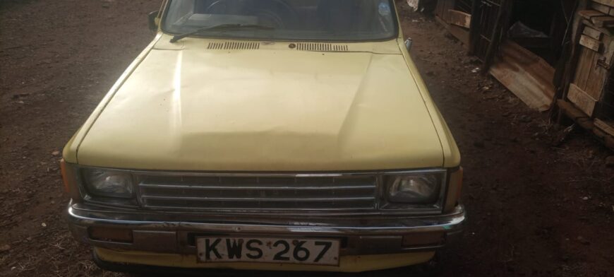 Toyota pickup 1y in good condition