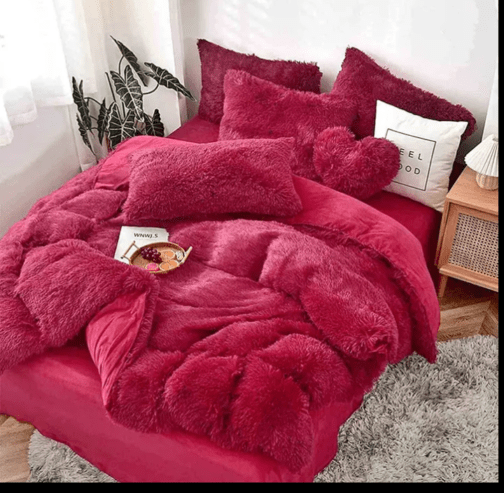 FLUFFY WOOLEN DUVETS