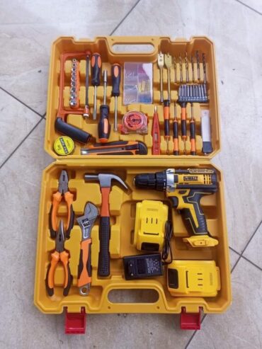 Dewalt cordless drill set