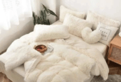 FLUFFY WOOLEN DUVETS