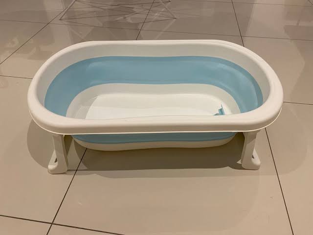 Baby foldable basin