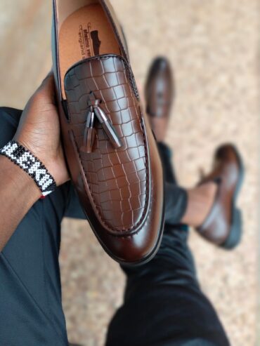 Official pure leather shoes with rubber sole