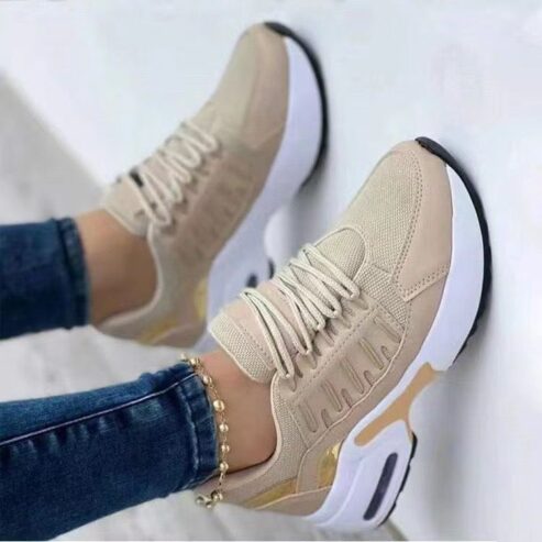 Ladies sneakers with rubber sole