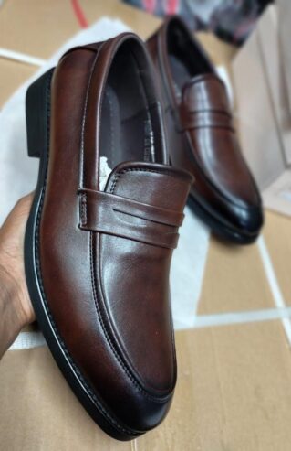 Pure Italian leather shoes with rubber sole