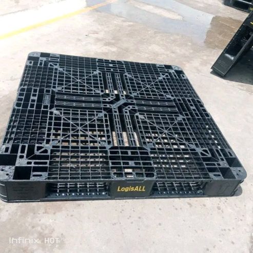 Plastic pallets for storage