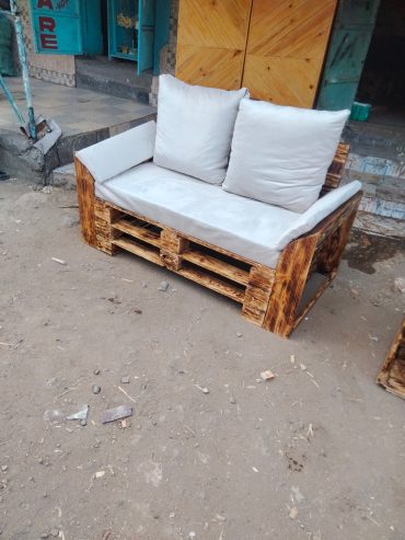 Pallet sofa